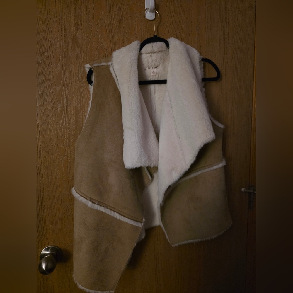Miami Tan and Cream Shearling Vest
